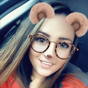 Meet your Posher, Felisha